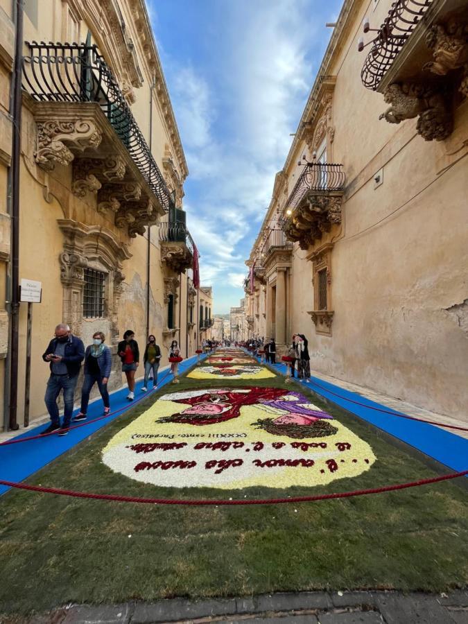 Hercules Suites Noto Eksteriør billede